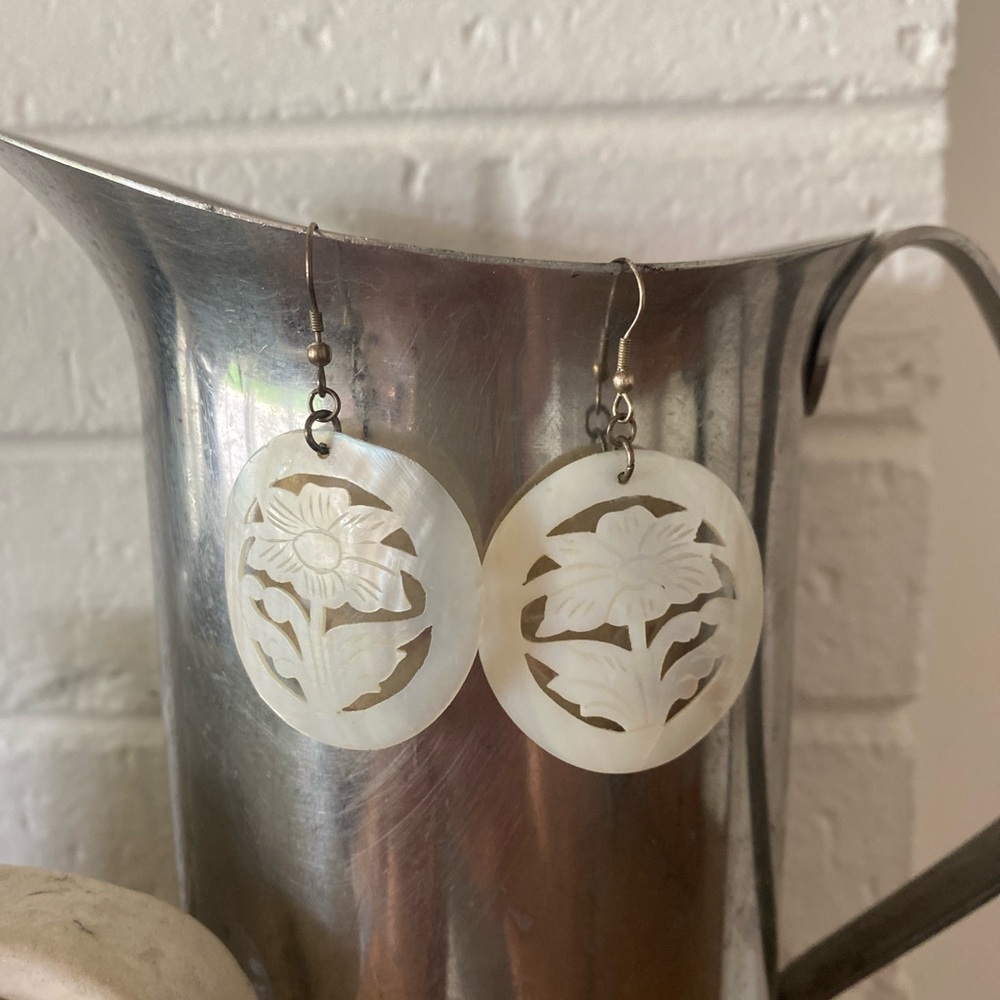 Shell Earrings - Picture 5 of 5